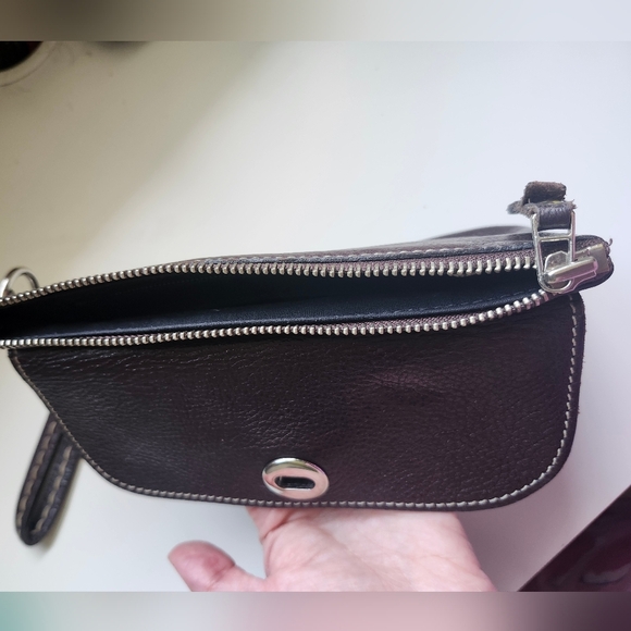 Roots Learher Brown Leather Wristlet Bag Turn Lock, Zip For Men And Woman - Picture 5 of 8